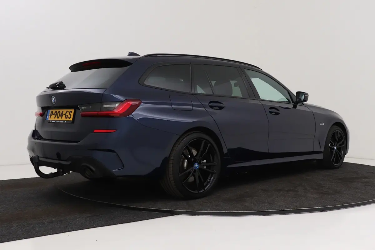 320e Business Edition Plus M-Sport | Trekhaak | Adap. Cruise | Org NL | Sportstoelen | Leer | 3-Zone Clima |