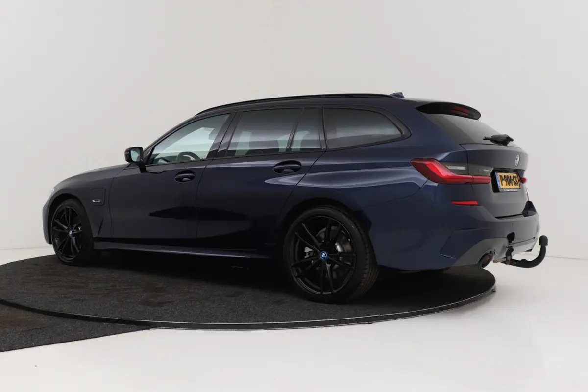 320e Business Edition Plus M-Sport | Trekhaak | Adap. Cruise | Org NL | Sportstoelen | Leer | 3-Zone Clima |