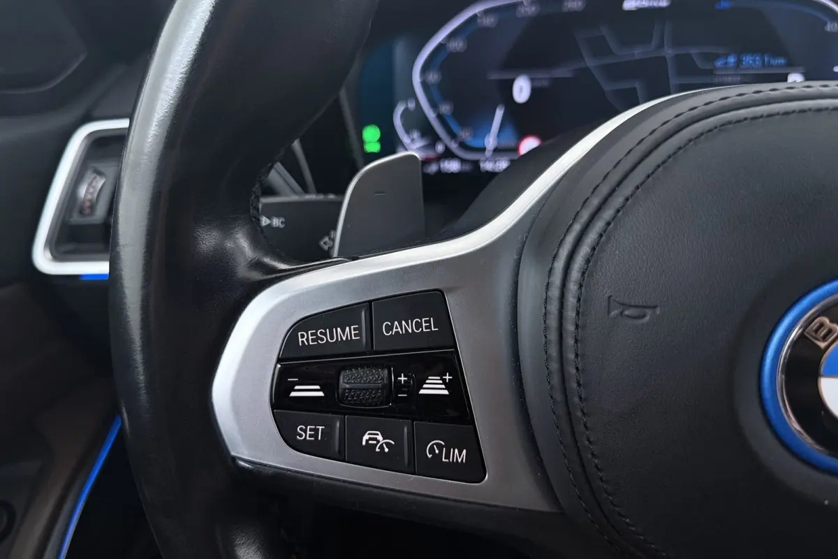 320e Business Edition Plus M-Sport | Trekhaak | Adap. Cruise | Org NL | Sportstoelen | Leer | 3-Zone Clima |