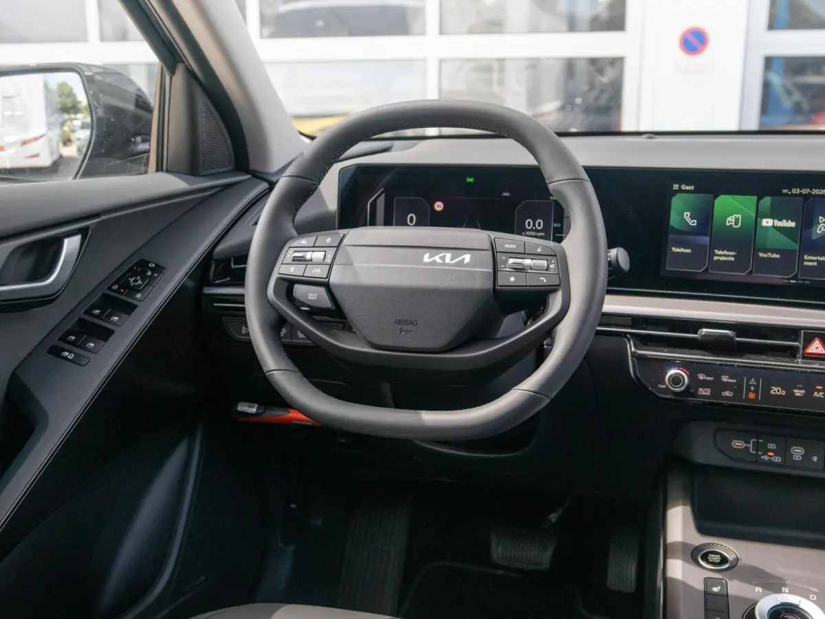 1.6 GDi Hybrid DynamicPlusLine | Actieprijs* | Navi. | Clima. | Adapt. Cruise. | Parkeersensoren | Achteruitrijcamera | Bekleding In Lederlook | Dodehoekassistentie | Schuif-/Kanteldak | Sto
