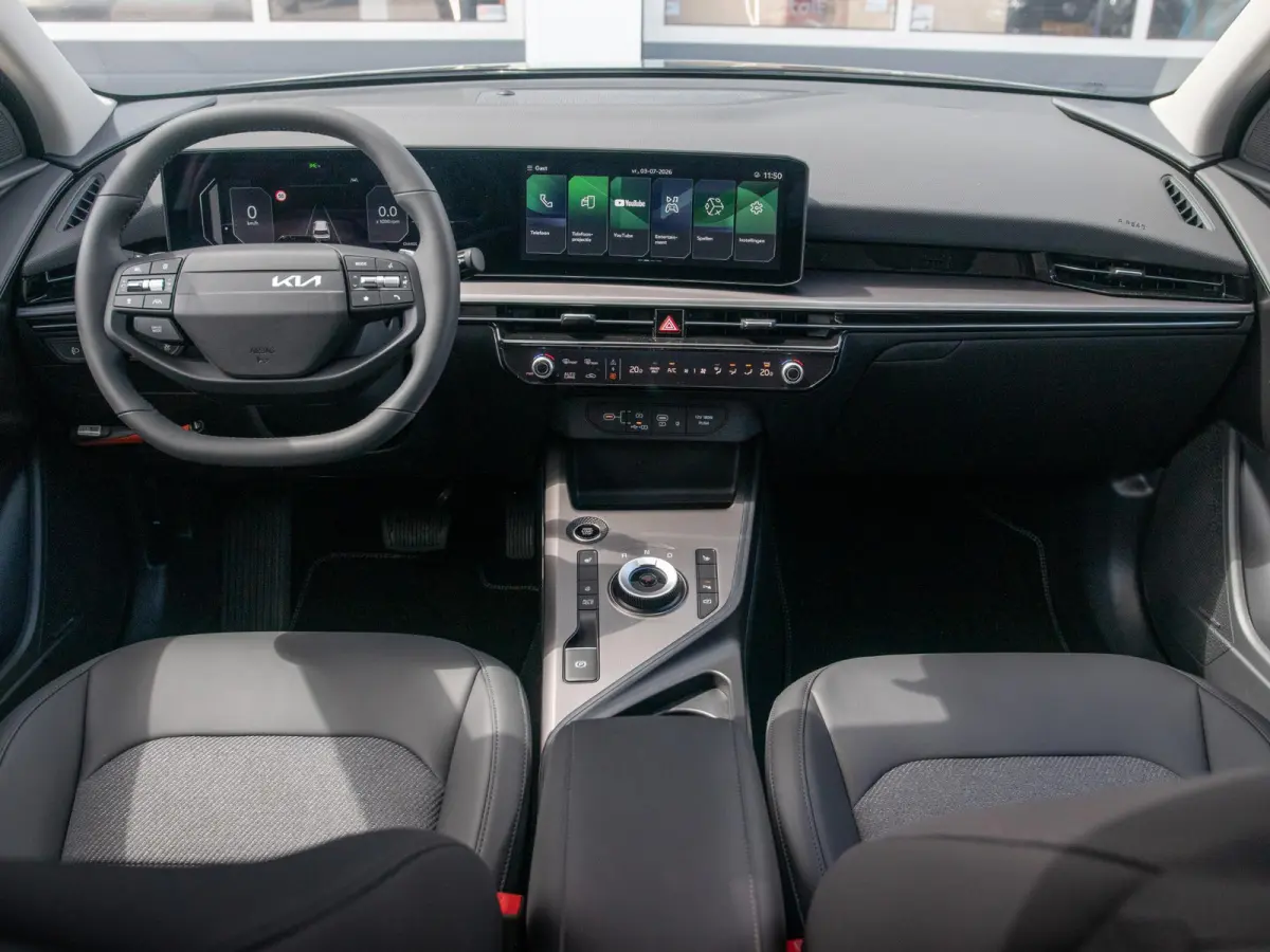 1.6 GDi Hybrid DynamicPlusLine | Actieprijs* | Navi. | Clima. | Adapt. Cruise. | Parkeersensoren | Achteruitrijcamera | Bekleding In Lederlook | Dodehoekassistentie | Schuif-/Kanteldak | Sto