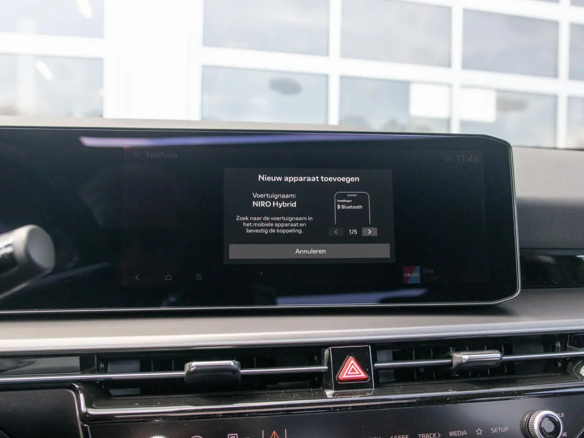 1.6 GDi Hybrid DynamicPlusLine | Actieprijs* | Navi. | Clima. | Adapt. Cruise. | Parkeersensoren | Achteruitrijcamera | Bekleding In Lederlook | Dodehoekassistentie | Schuif-/Kanteldak | Sto