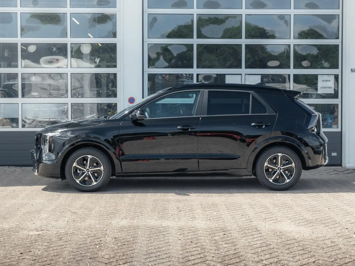1.6 GDi Hybrid DynamicPlusLine | Actieprijs* | Navi. | Clima. | Adapt. Cruise. | Parkeersensoren | Achteruitrijcamera | Bekleding In Lederlook | Dodehoekassistentie | Schuif-/Kanteldak | Sto