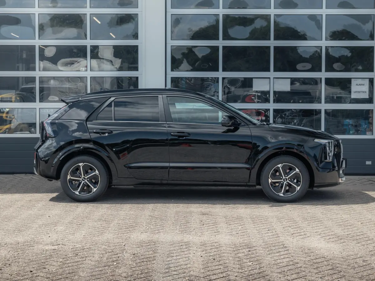 1.6 GDi Hybrid DynamicPlusLine | Actieprijs* | Navi. | Clima. | Adapt. Cruise. | Parkeersensoren | Achteruitrijcamera | Bekleding In Lederlook | Dodehoekassistentie | Schuif-/Kanteldak | Sto