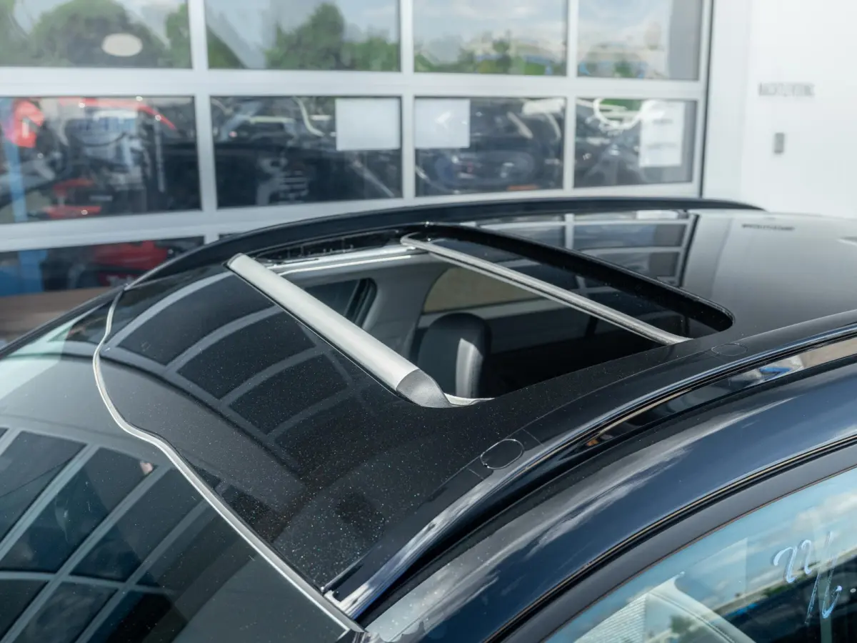 1.6 GDi Hybrid DynamicPlusLine | Actieprijs* | Navi. | Clima. | Adapt. Cruise. | Parkeersensoren | Achteruitrijcamera | Bekleding In Lederlook | Dodehoekassistentie | Schuif-/Kanteldak | Sto