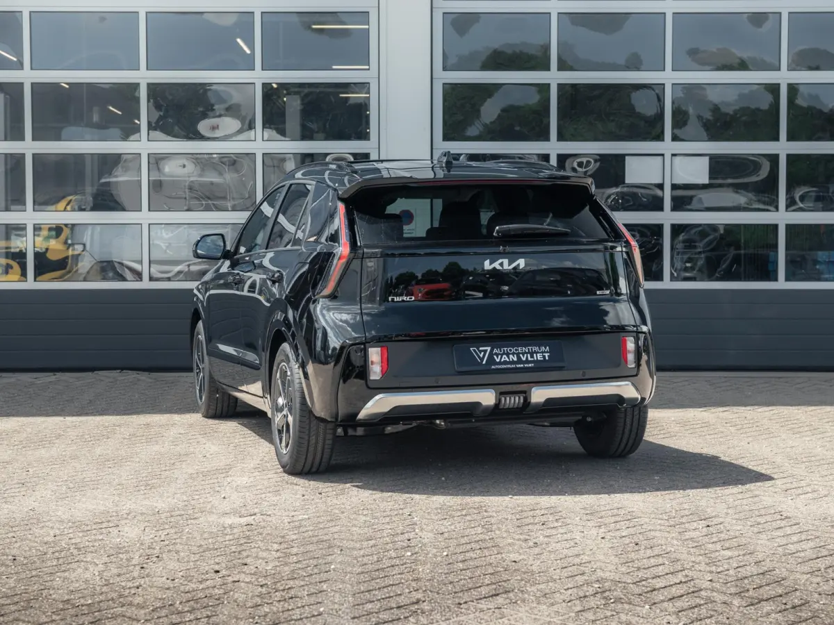 1.6 GDi Hybrid DynamicPlusLine | Actieprijs* | Navi. | Clima. | Adapt. Cruise. | Parkeersensoren | Achteruitrijcamera | Bekleding In Lederlook | Dodehoekassistentie | Schuif-/Kanteldak | Sto
