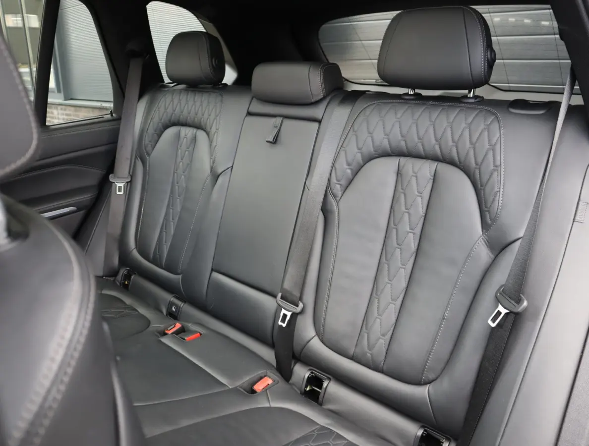 xDrive45e M Sport | Pano | Stoel ventilatie | Comfort Stoelen| ACC | HUD | 360 Camera