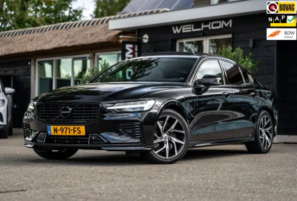 2.0 Recharge T6 AWD R-Design Panoramadak I Camera I Memory I Leder I Adaptive Cruise I Pilot Assist