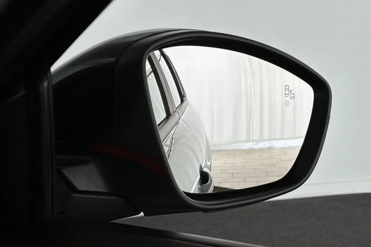 1.2 e-Hybrid Altitude JBL Keyless Elektrische Achterklep