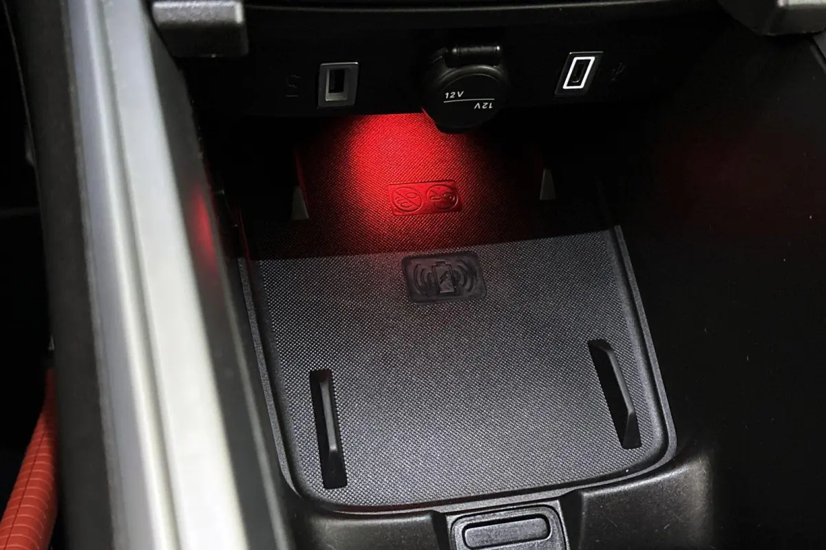 1.2 e-Hybrid Altitude JBL Keyless Elektrische Achterklep