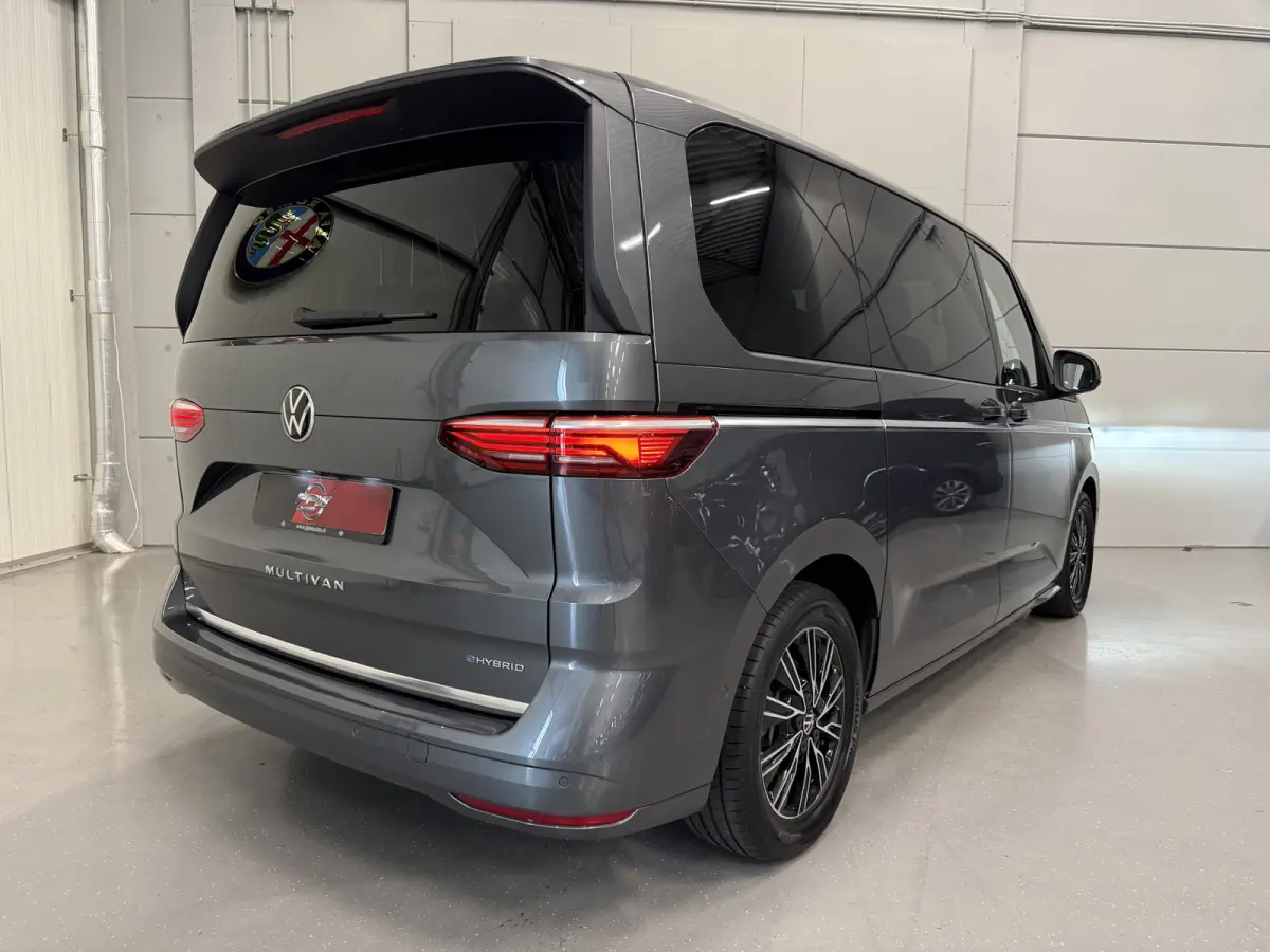 1.4 eHybrid Energetic 7p. PANO/LEER+MASSAGE/ADAPTIVE-ONDERSTEL/H&K/HEAD-UP/KEYLESS/EL.SCHUIFDEUREN/SFEER/ACC/CAMERA/PRIVACY/EL.A.KLEP/INDIUMGRAU METALLIC/VOLLEDIG VW DEALER HISTORIE