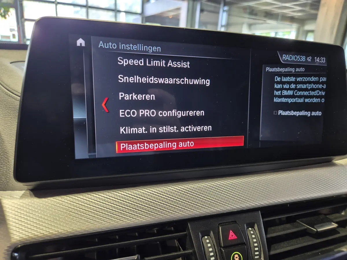xDrive25e High Executive M-Sport | Panorama | 19" | HUD | Trekhaak | Camera | Stoelverwarming