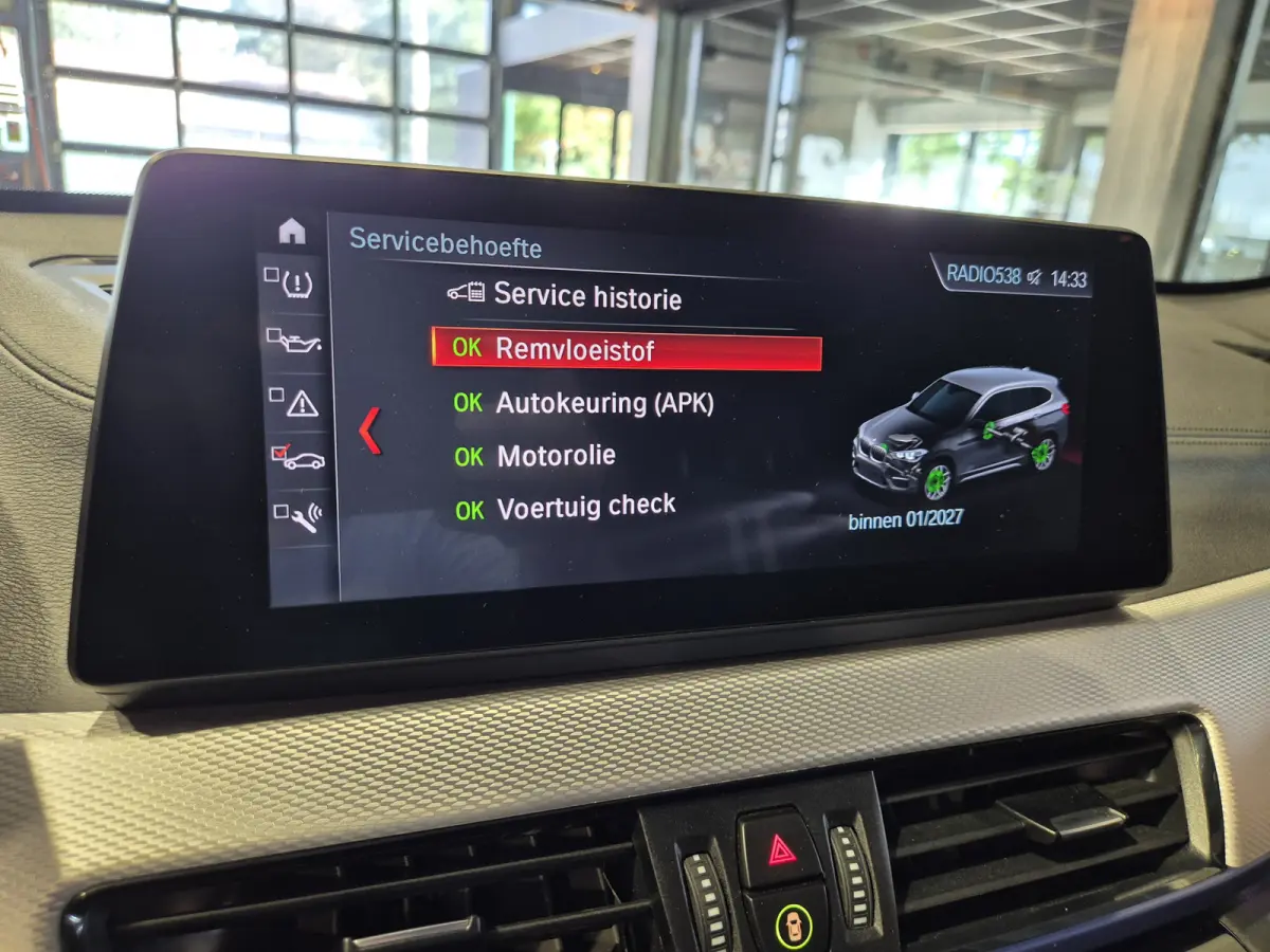 xDrive25e High Executive M-Sport | Panorama | 19" | HUD | Trekhaak | Camera | Stoelverwarming
