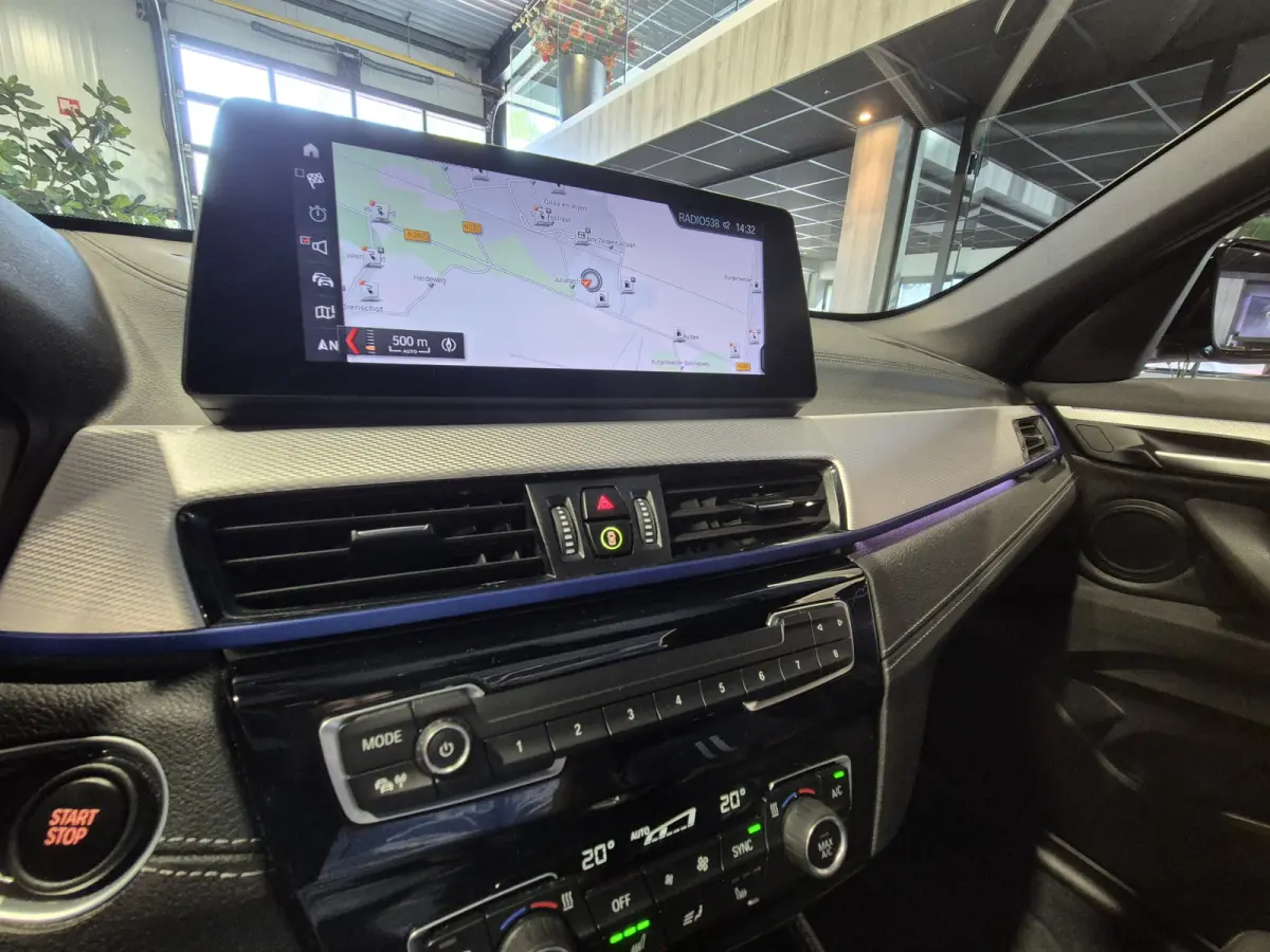 xDrive25e High Executive M-Sport | Panorama | 19" | HUD | Trekhaak | Camera | Stoelverwarming