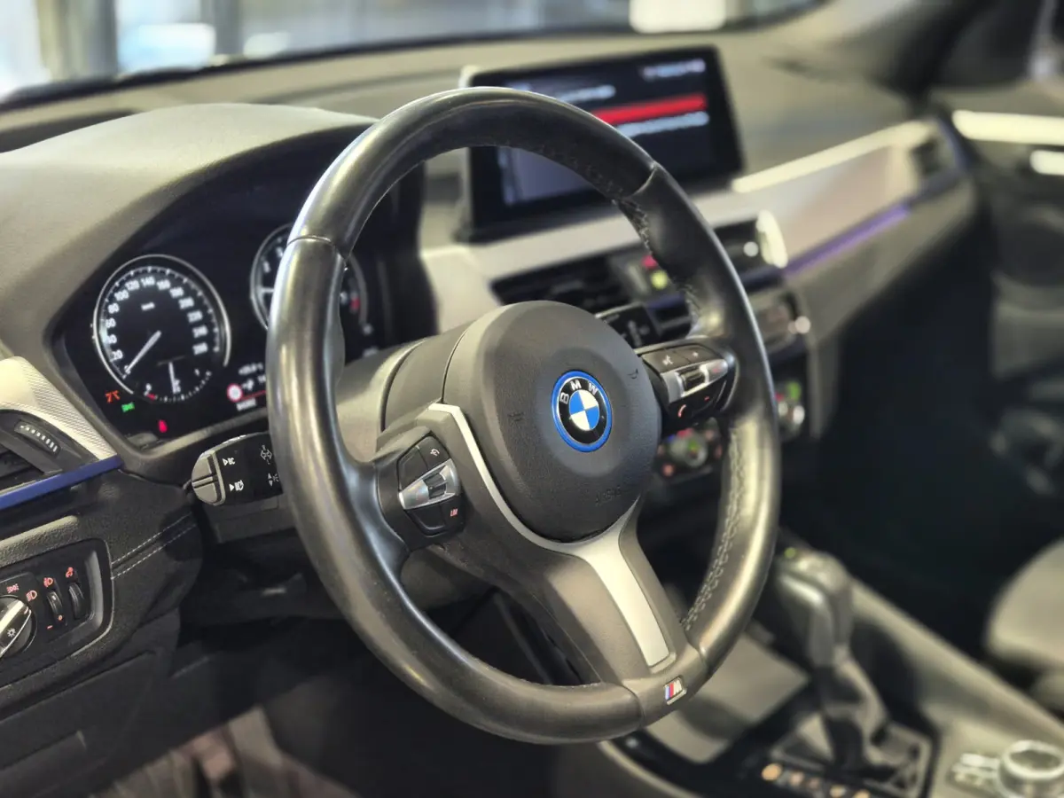 xDrive25e High Executive M-Sport | Panorama | 19" | HUD | Trekhaak | Camera | Stoelverwarming