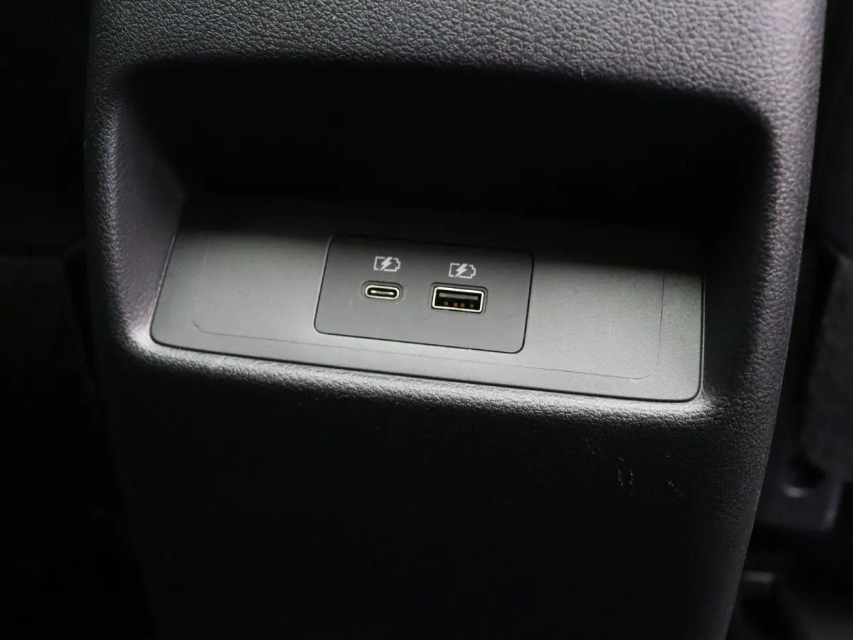 158pk MHEV Xtronic Tekna Plus | Lederen bekleding | Elektrisch voorstoelen met geheugen | BOSE audio | Stoel, stuur en voorruitverwarming | Headup-display | Panoramadak |