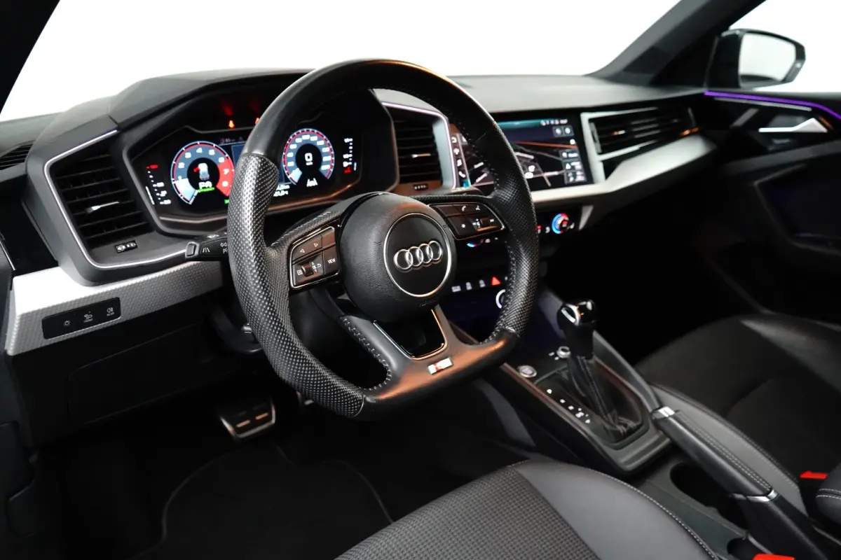 40 TFSI S Line edition one 3x S-Line | Automaat | Airco | Black Pack | Camera | LED | LMV 17" | PDC V&A | Stoelverwarming |