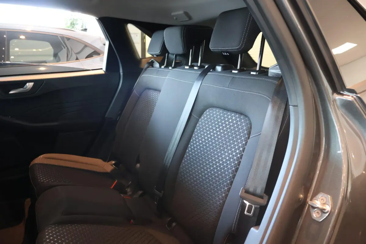 2.5 PHEV Titanium | Voorraad! | Elektrische Trekhaak | Adaptive Cruise | 360 camera | all Season banden | Winterpack | Blind Spot |