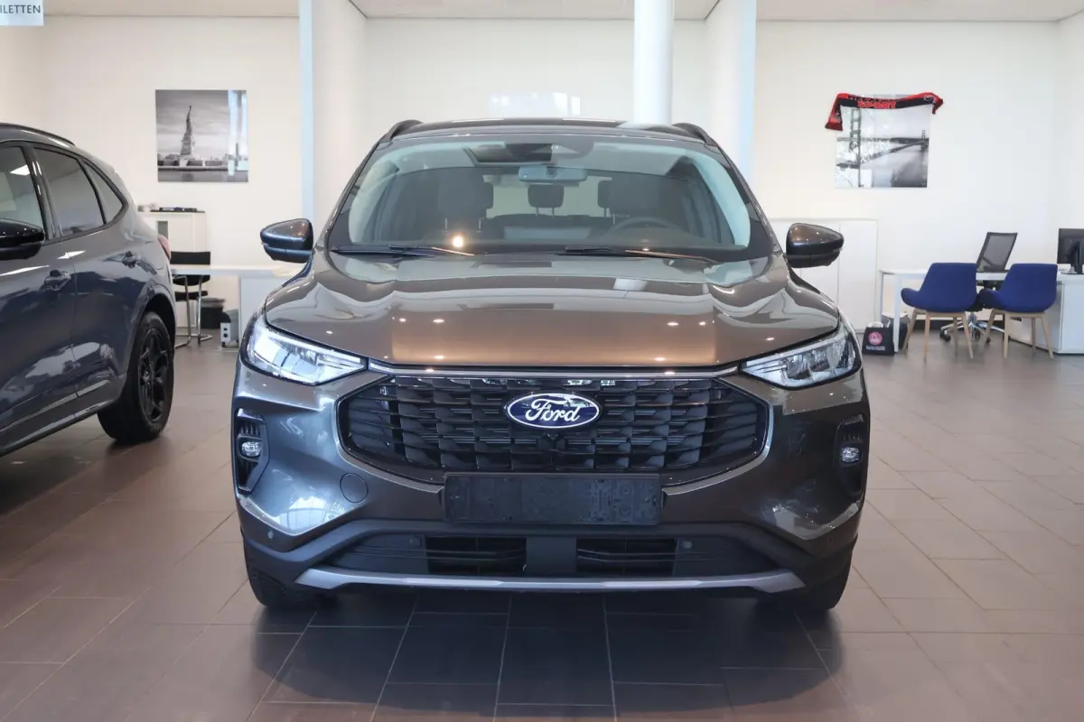 2.5 PHEV Titanium | Voorraad! | Elektrische Trekhaak | Adaptive Cruise | 360 camera | all Season banden | Winterpack | Blind Spot |