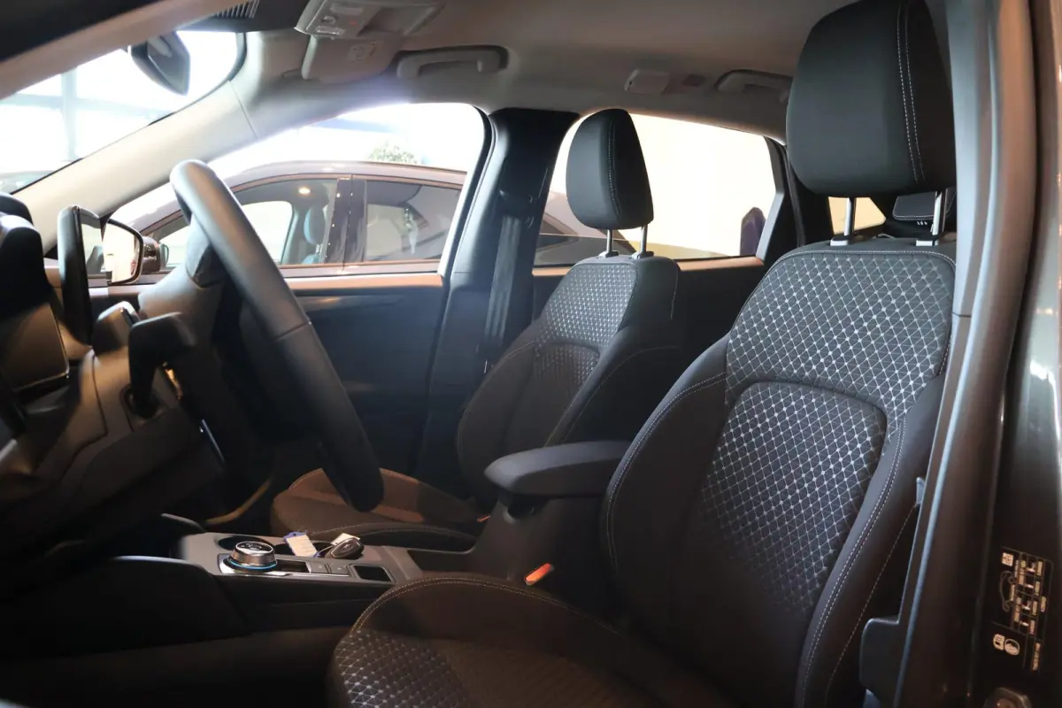 2.5 PHEV Titanium | Voorraad! | Elektrische Trekhaak | Adaptive Cruise | 360 camera | all Season banden | Winterpack | Blind Spot |