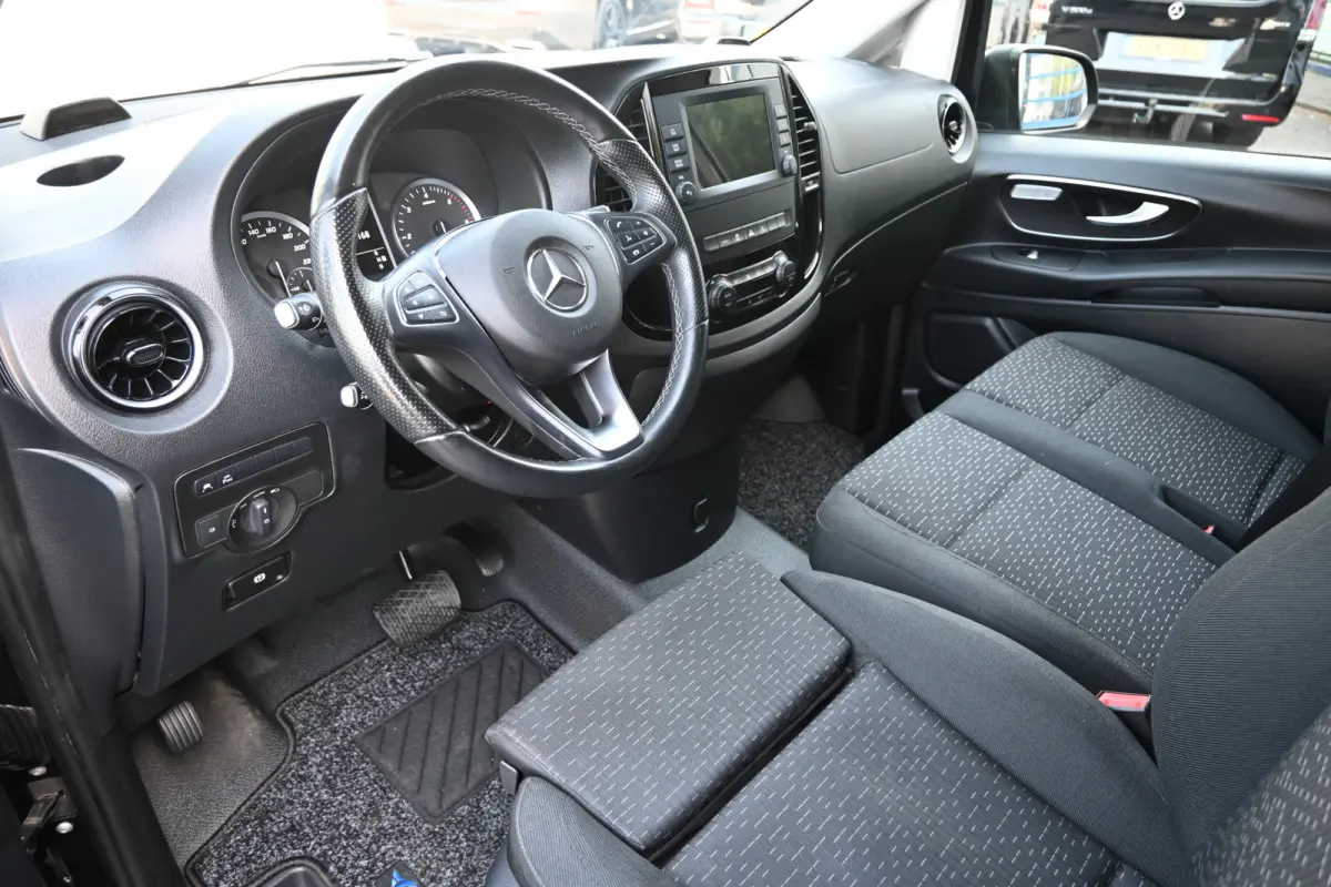 119 CDI L2 LED, Climate control, Audio 40 navigatie, Parkeerpakket, Etc.