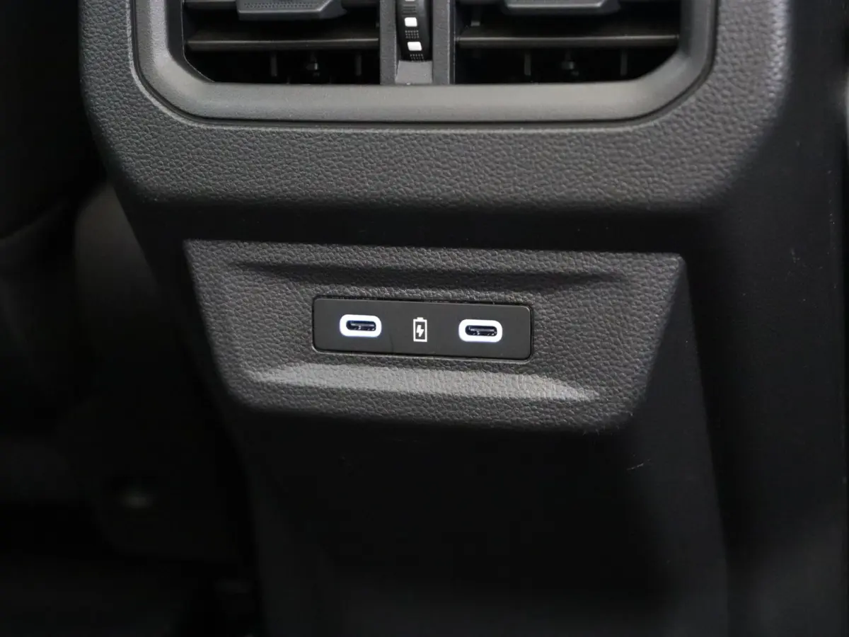 E-Tech full hybrid 200pk iconic 7p. | Harman kardon | Panoramisch vast glazen dak | HUD | Matrix LED koplampen |