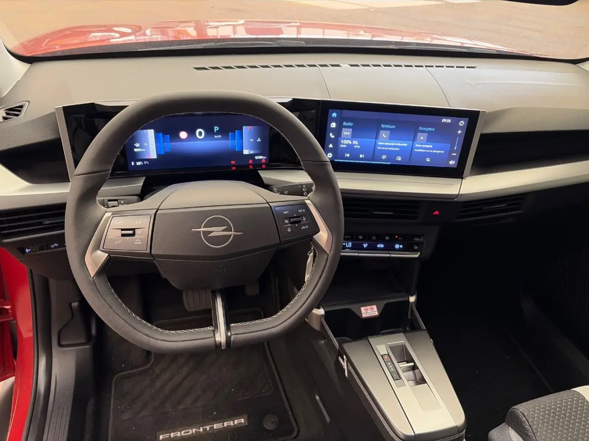 1.2 Turbo Hybrid GS Airco | Camera | Cruise Control | DAB | LED | LMV 17" | Navi | PDC V&A | Stoel-Stuur en Voorruitverwarming |
