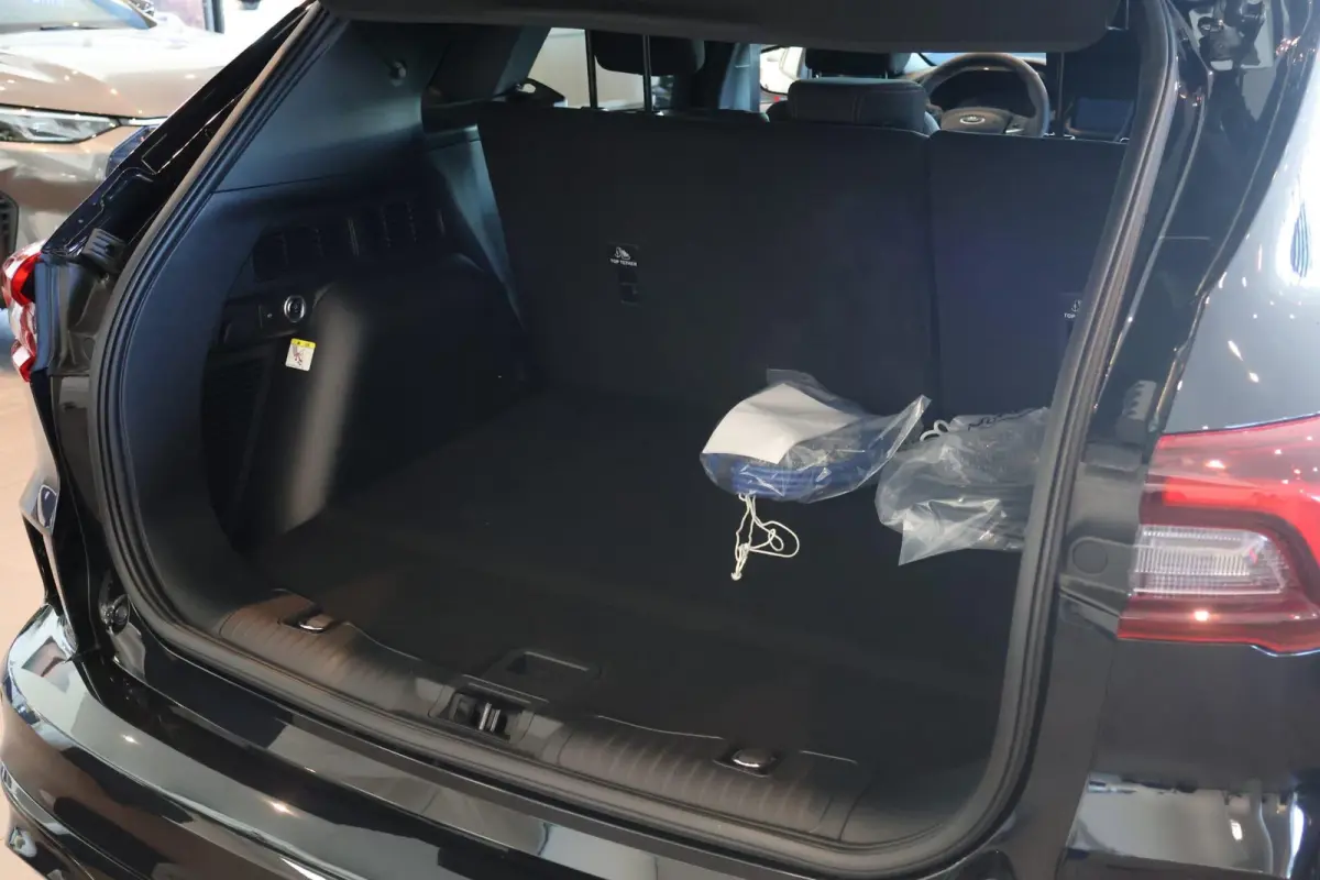 2.5 PHEV ST-Line | Voorraad! | Elektrische Trekhaak | All Season banden | Winterpack | Camera | Cruise Control | Blind Spot |