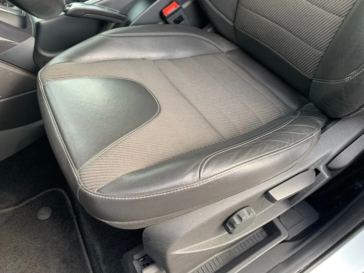 1.5 Titanium Styling Pack Airco | Camera | Cruise Control | DAB | Keyless | LMV 17" | Navi | PDC V&A | Trekhaak |