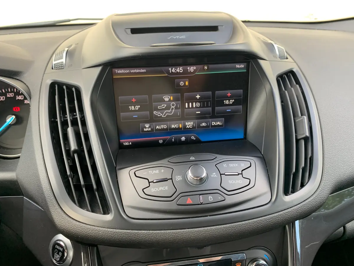 1.5 Titanium Styling Pack Airco | Camera | Cruise Control | DAB | Keyless | LMV 17" | Navi | PDC V&A | Trekhaak |