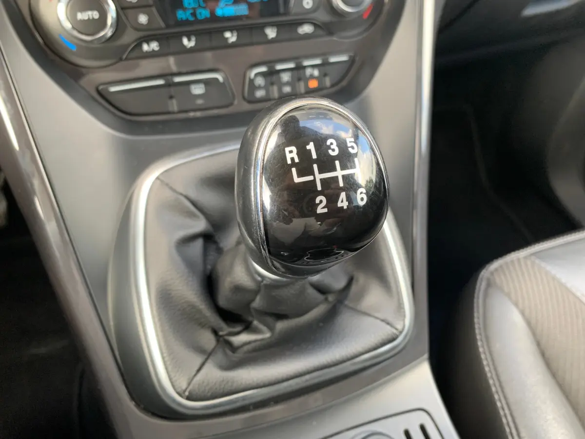 1.5 Titanium Styling Pack Airco | Camera | Cruise Control | DAB | Keyless | LMV 17" | Navi | PDC V&A | Trekhaak |
