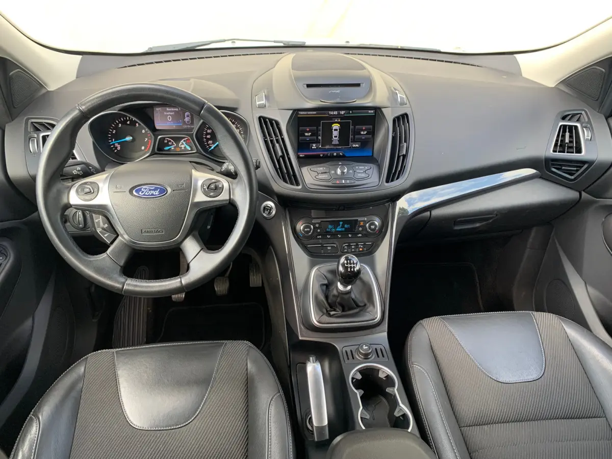1.5 Titanium Styling Pack Airco | Camera | Cruise Control | DAB | Keyless | LMV 17" | Navi | PDC V&A | Trekhaak |