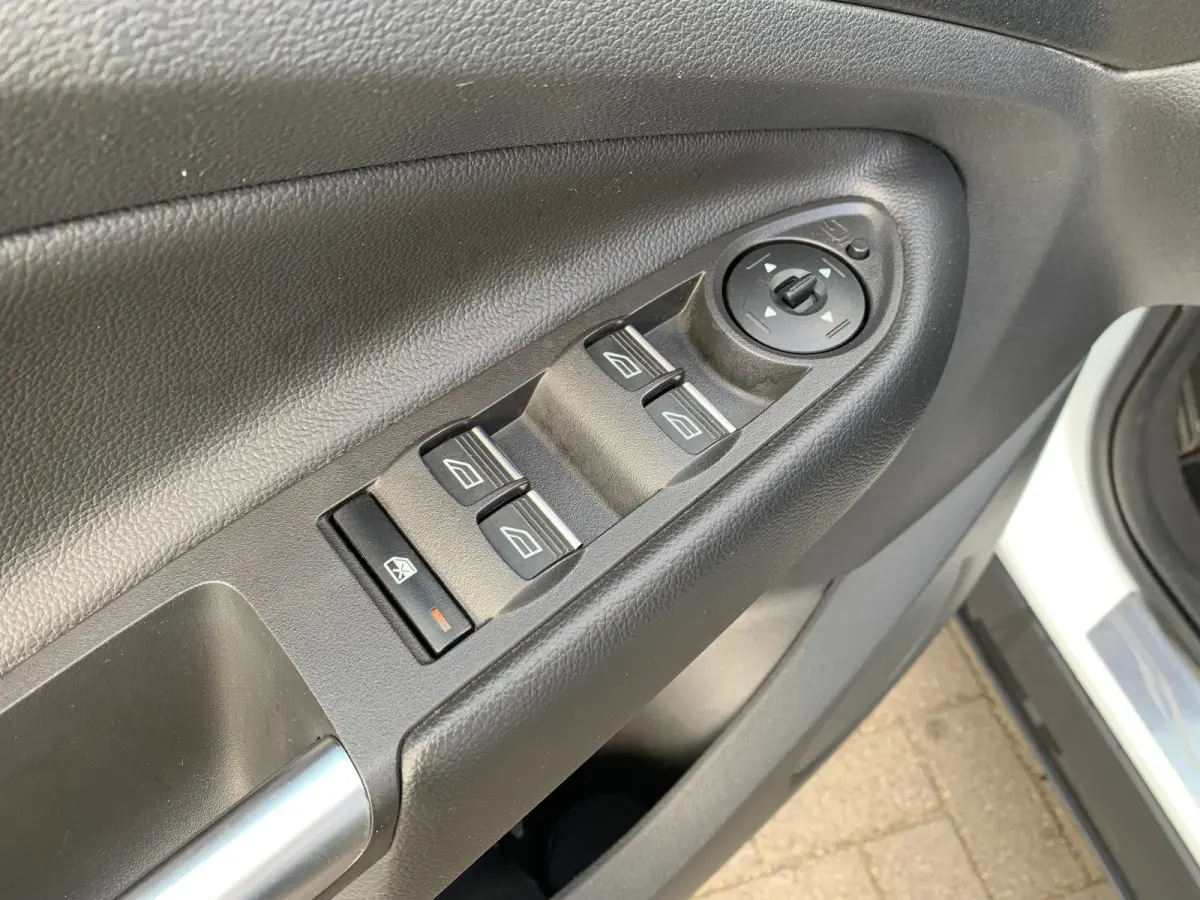 1.5 Titanium Styling Pack Airco | Camera | Cruise Control | DAB | Keyless | LMV 17" | Navi | PDC V&A | Trekhaak |