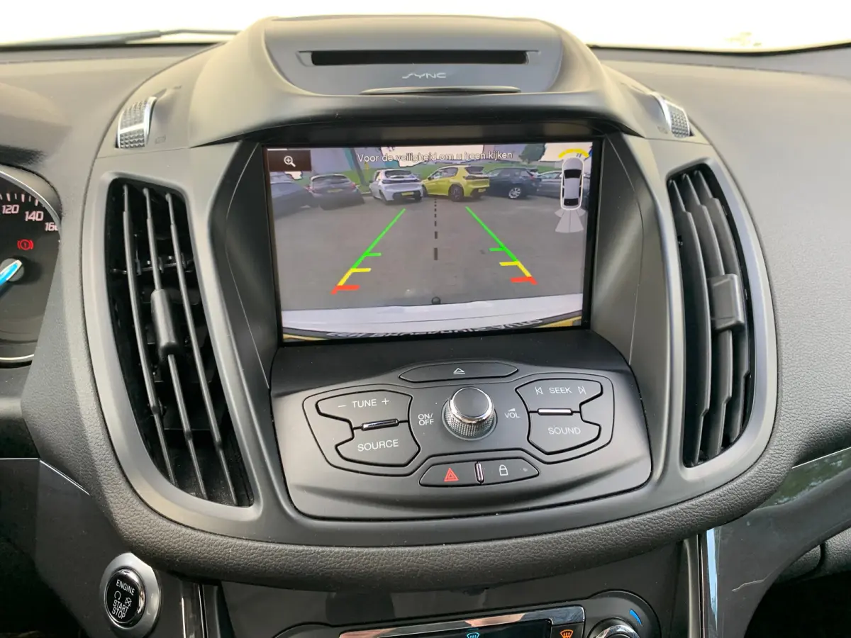 1.5 Titanium Styling Pack Airco | Camera | Cruise Control | DAB | Keyless | LMV 17" | Navi | PDC V&A | Trekhaak |