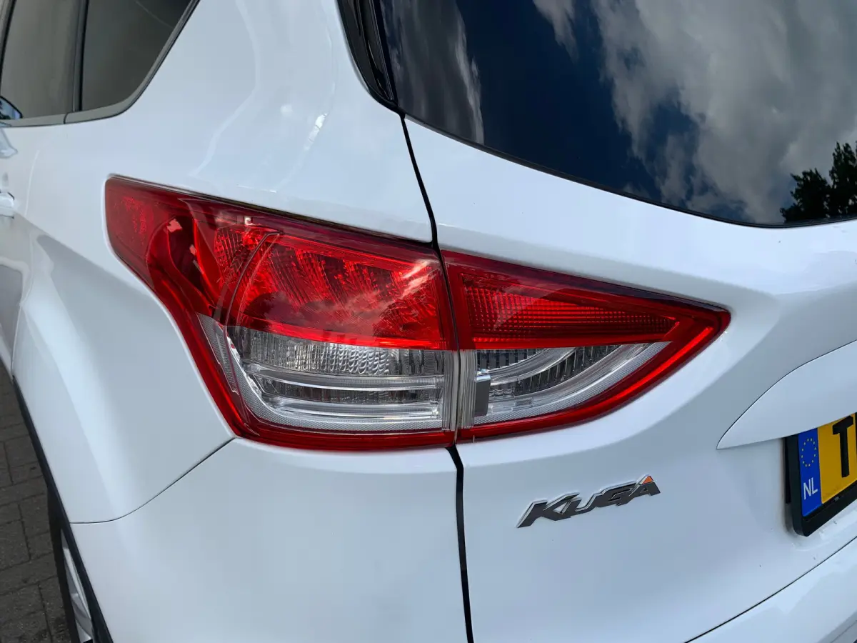 1.5 Titanium Styling Pack Airco | Camera | Cruise Control | DAB | Keyless | LMV 17" | Navi | PDC V&A | Trekhaak |