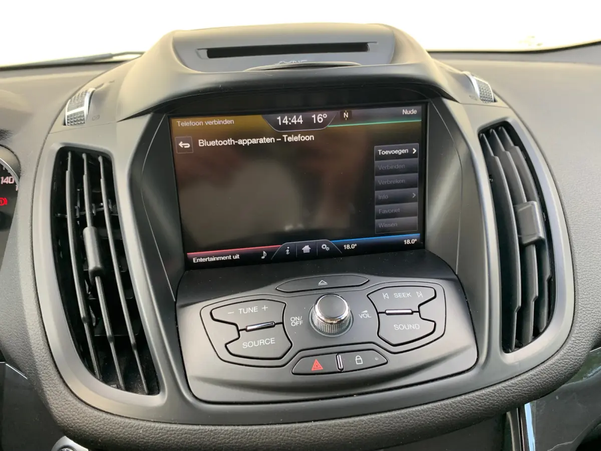 1.5 Titanium Styling Pack Airco | Camera | Cruise Control | DAB | Keyless | LMV 17" | Navi | PDC V&A | Trekhaak |