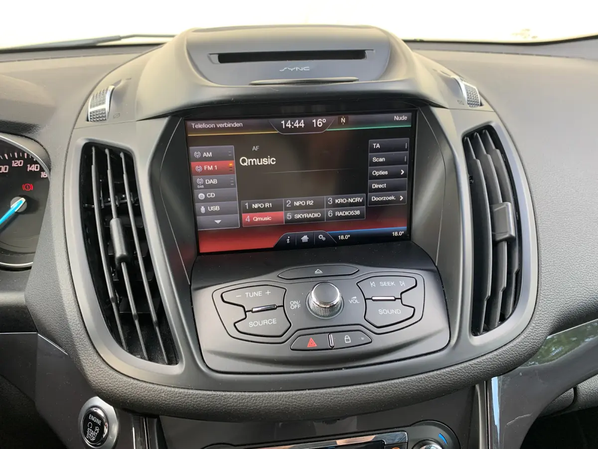 1.5 Titanium Styling Pack Airco | Camera | Cruise Control | DAB | Keyless | LMV 17" | Navi | PDC V&A | Trekhaak |