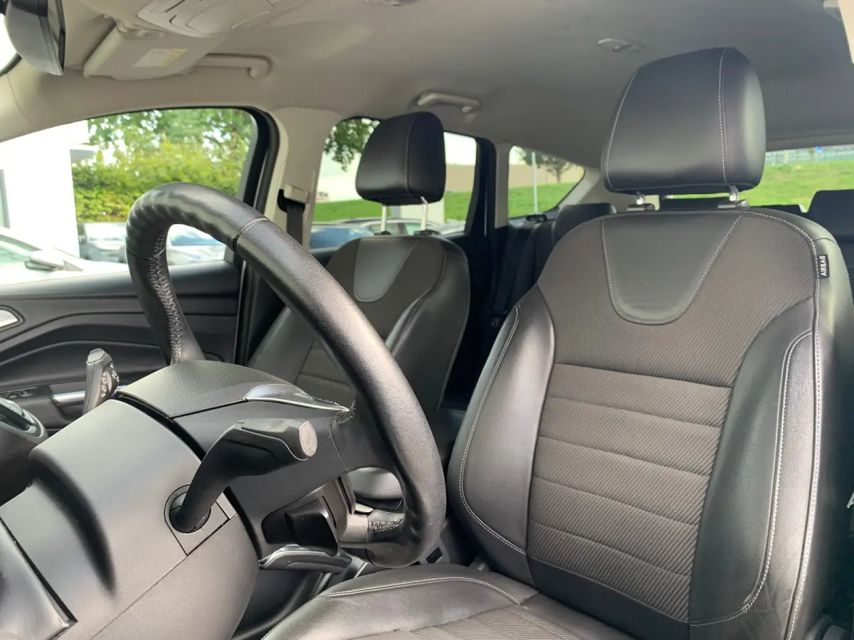 1.5 Titanium Styling Pack Airco | Camera | Cruise Control | DAB | Keyless | LMV 17" | Navi | PDC V&A | Trekhaak |