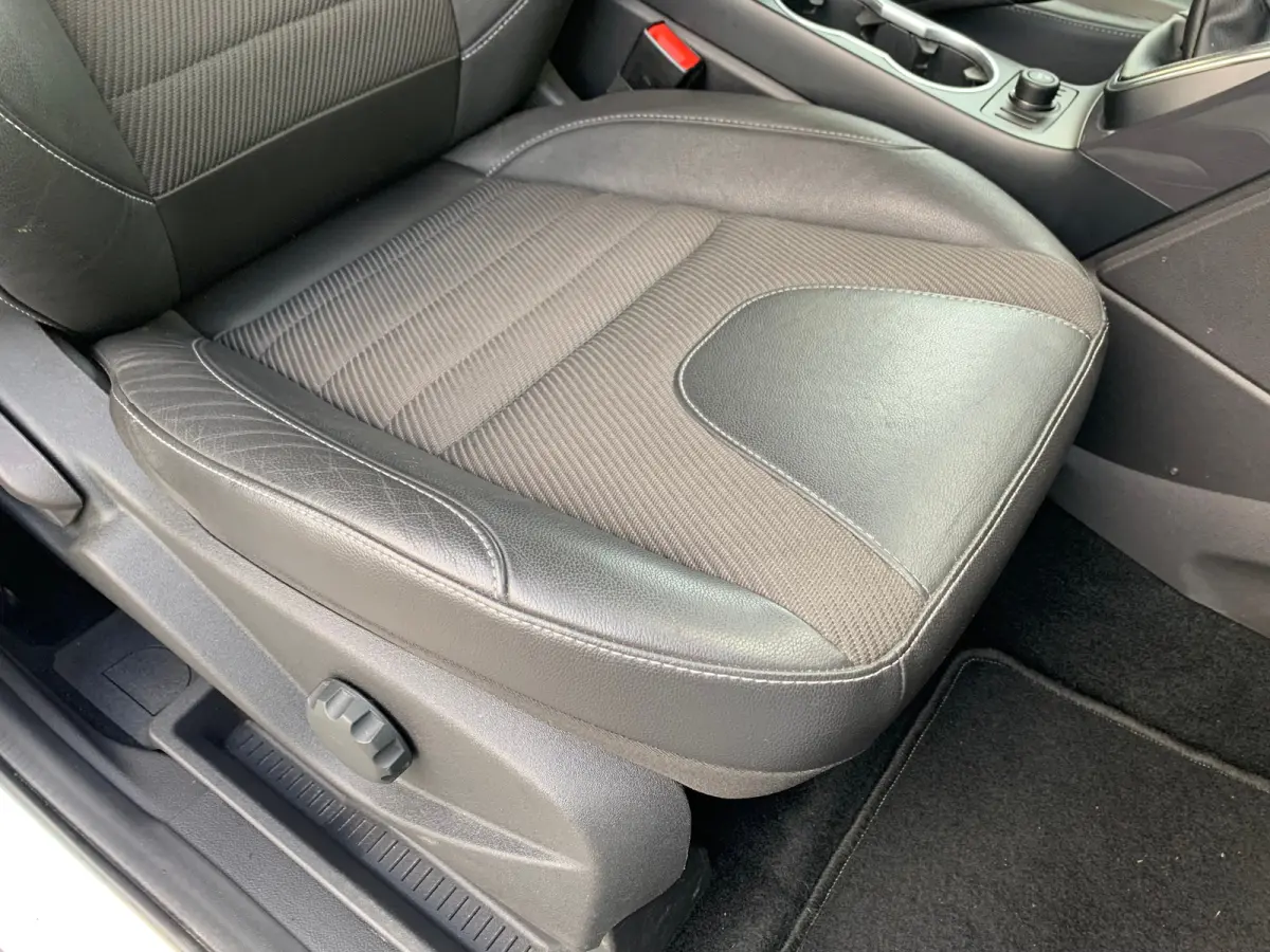 1.5 Titanium Styling Pack Airco | Camera | Cruise Control | DAB | Keyless | LMV 17" | Navi | PDC V&A | Trekhaak |