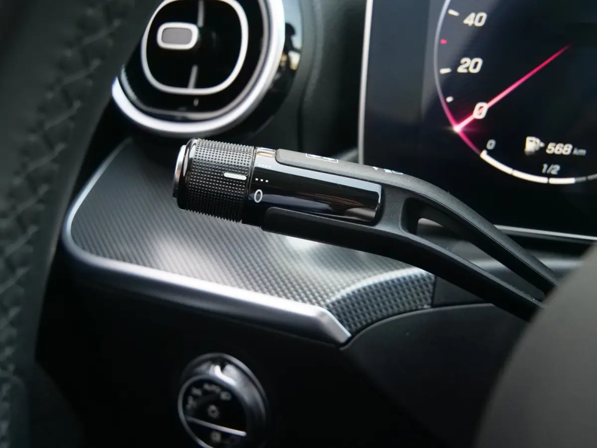 180 Luxury Line 170 Pk Automaat Navi / DAB / Apple Carplay / Camera / Leer