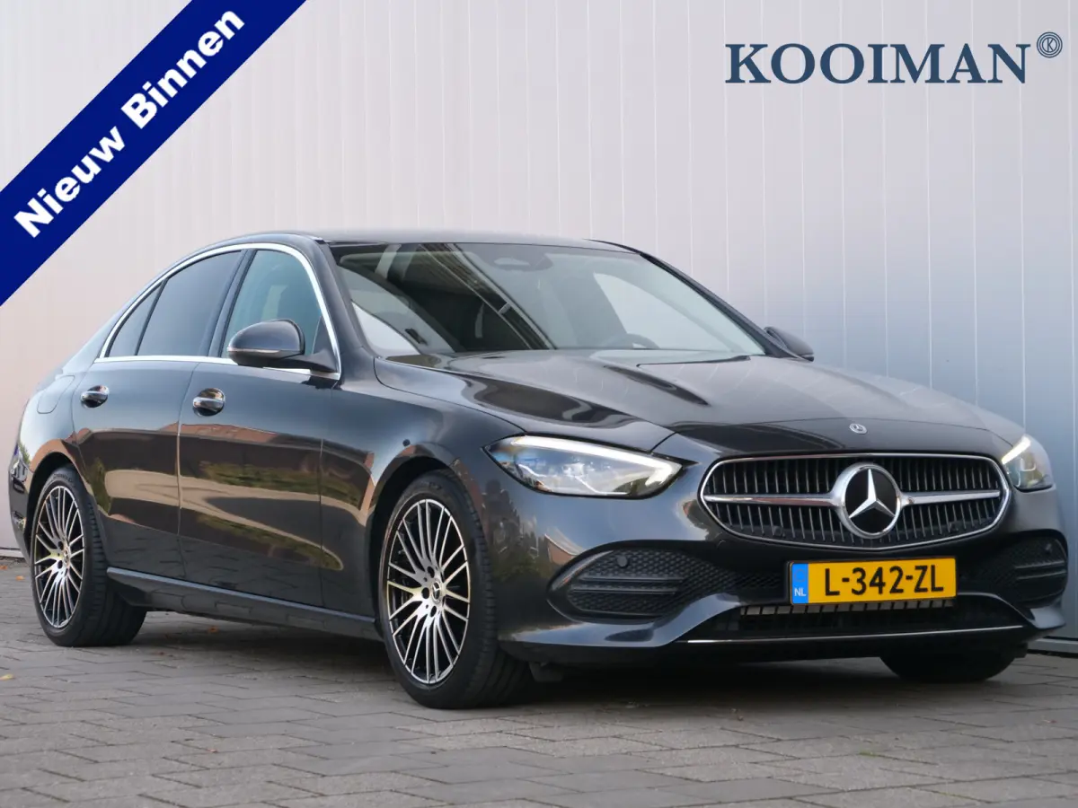 180 Luxury Line 170 Pk Automaat Navi / DAB / Apple Carplay / Camera / Leer