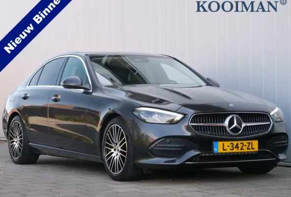 180 Luxury Line 170 Pk Automaat Navi / DAB / Apple Carplay / Camera / Leer