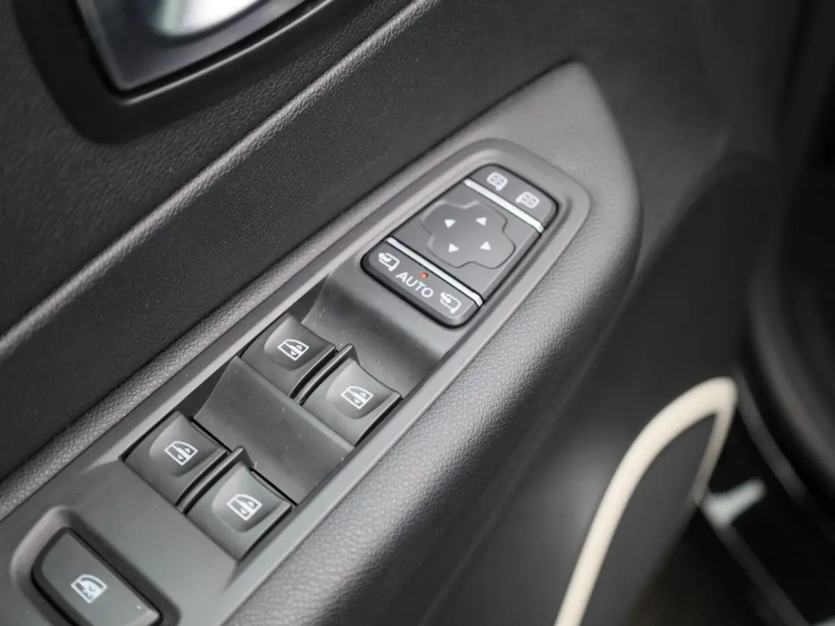 0.9 TCe Limited | Airconditioning | Stoelverwarming | Parkeersensoren |