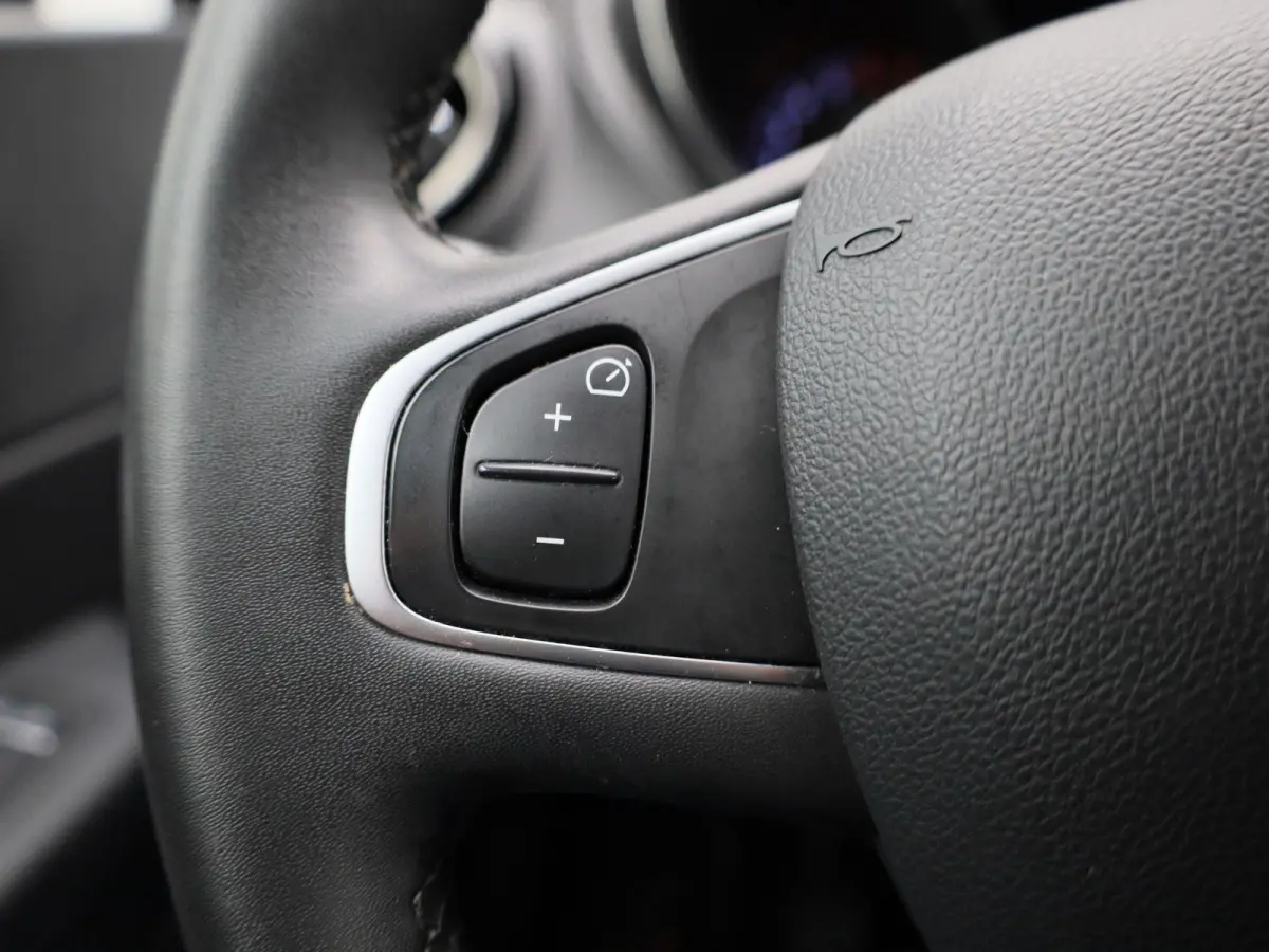 0.9 TCe Limited | Airconditioning | Stoelverwarming | Parkeersensoren |