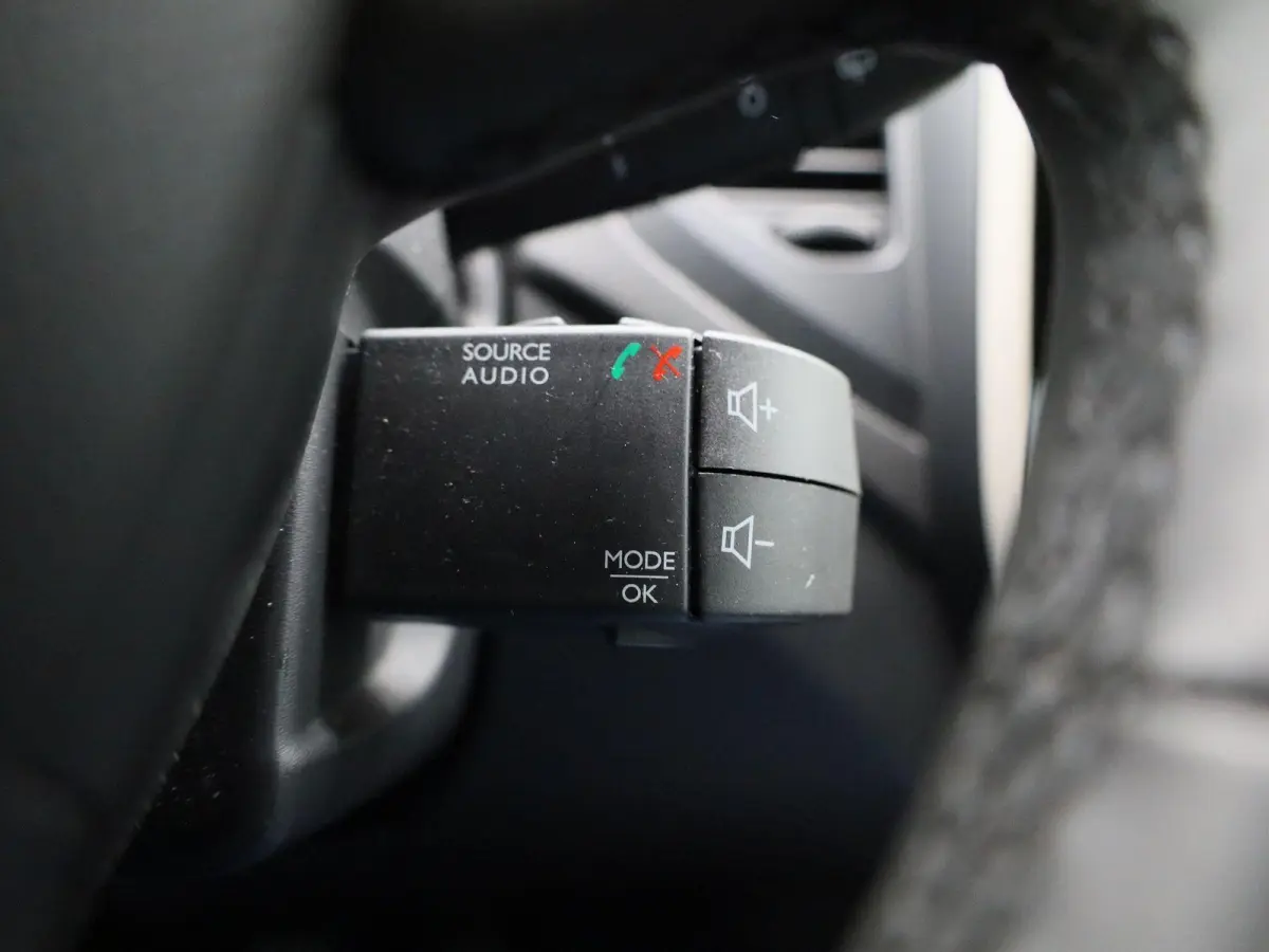 0.9 TCe Limited | Airconditioning | Stoelverwarming | Parkeersensoren |
