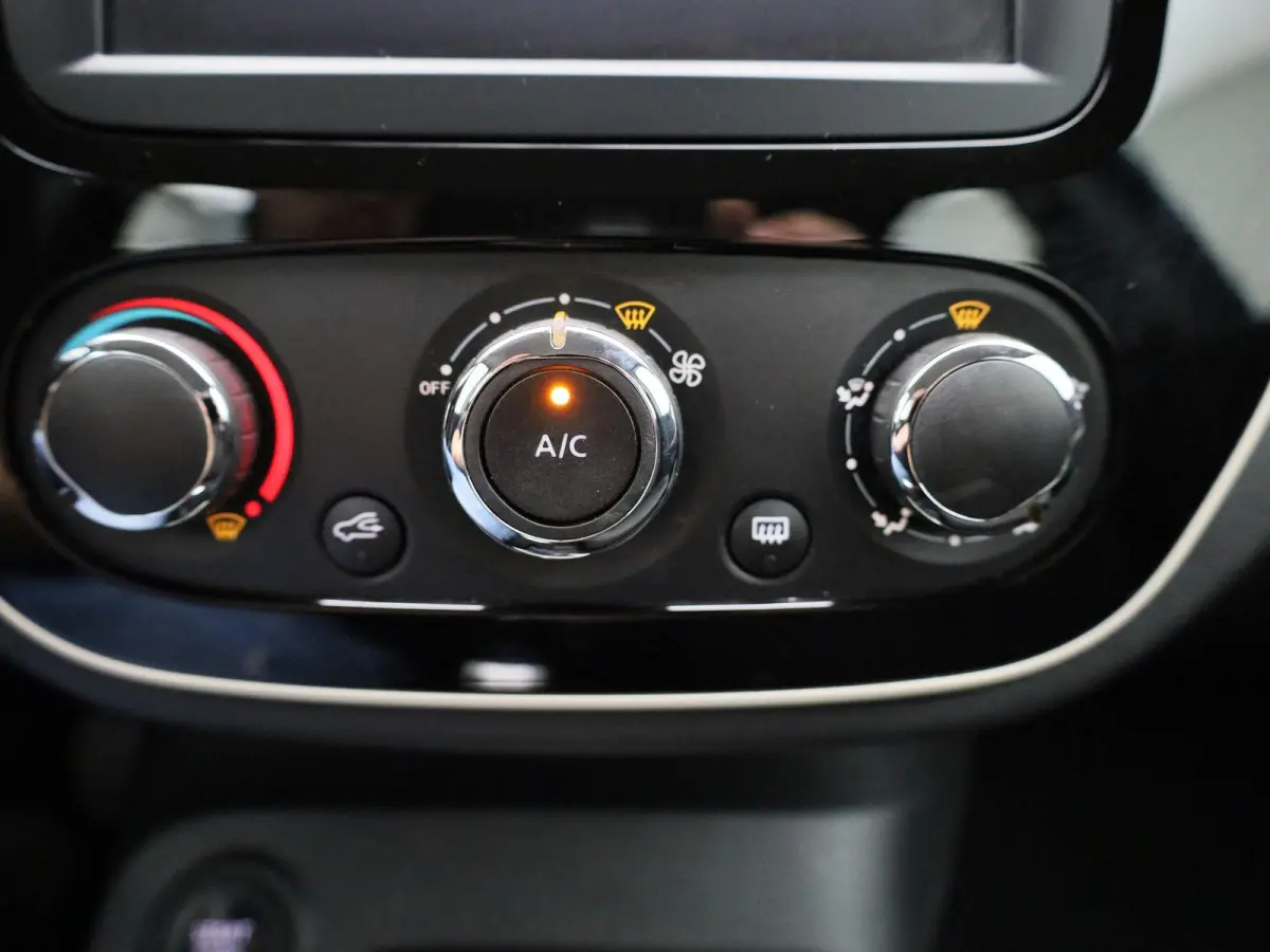 0.9 TCe Limited | Airconditioning | Stoelverwarming | Parkeersensoren |