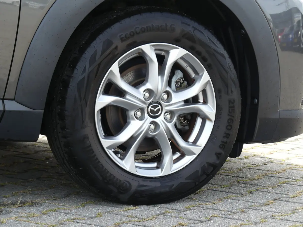 2.0 SkyActiv-G 120pk Dynamic / Trekhaak / Stoelverwarming