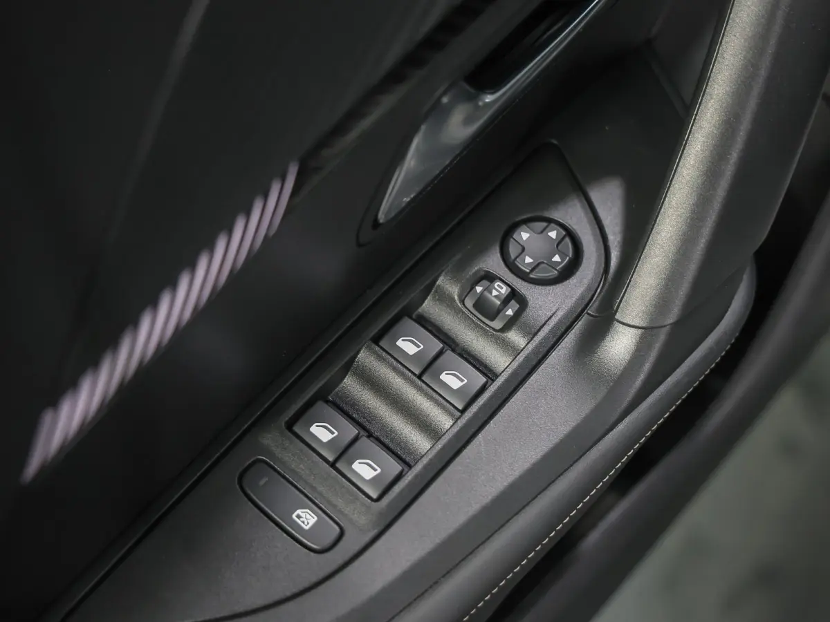 Allure 50kWh | Accu 100%| Navigatie | 1ste eigenaar | AppleCarplay/Android Auto | Armsteun | 17"LMV | AUTOMAAT | Keyless | Cruise Control | Climate Control | FULL LED | Isofix | Parkeersenso