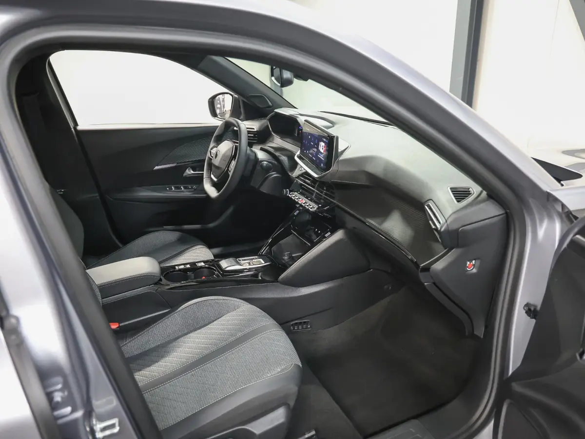 Allure 50kWh | Accu 100%| Navigatie | 1ste eigenaar | AppleCarplay/Android Auto | Armsteun | 17"LMV | AUTOMAAT | Keyless | Cruise Control | Climate Control | FULL LED | Isofix | Parkeersenso