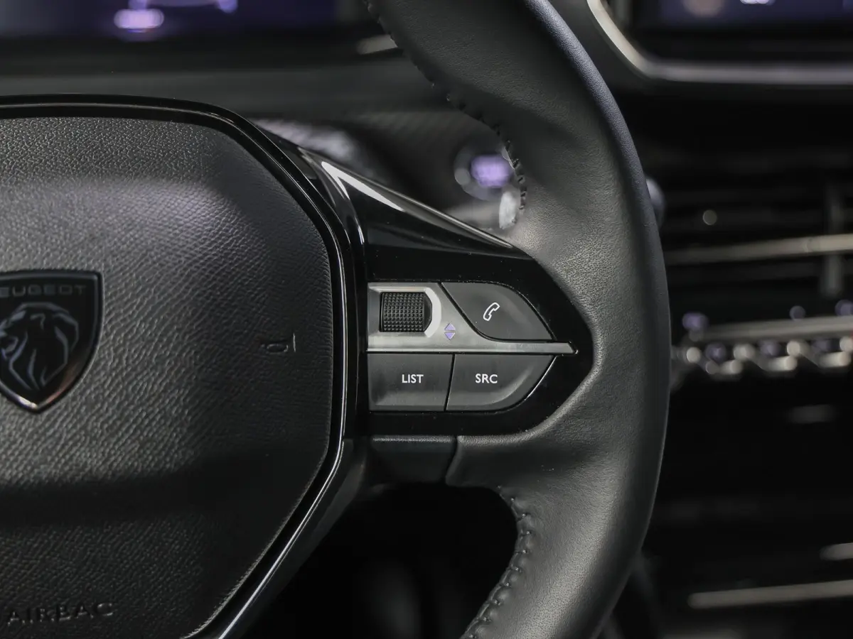 Allure 50kWh | Accu 100%| Navigatie | 1ste eigenaar | AppleCarplay/Android Auto | Armsteun | 17"LMV | AUTOMAAT | Keyless | Cruise Control | Climate Control | FULL LED | Isofix | Parkeersenso